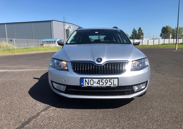 Skoda Octavia cena 36500 przebieg: 233600, rok produkcji 2015 z Koszalin małe 277